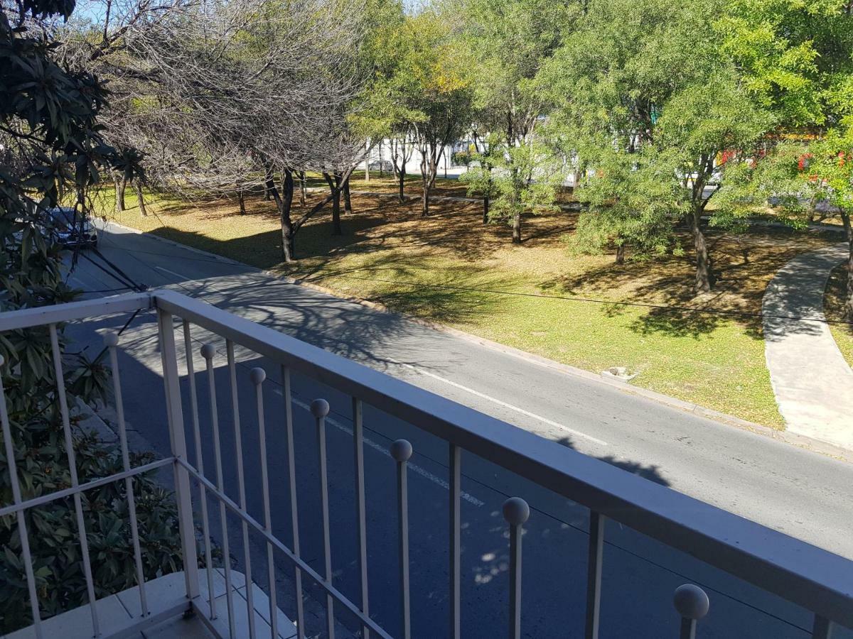 Contry La Silla Apartments Zona Tec - Nuevo Sur Monterrey Eksteriør billede